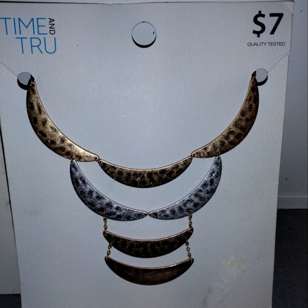 Costume necklace